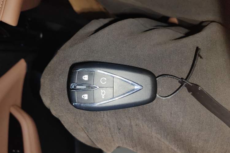 Used Changan UNI-Z 2025 1.5T Luxury Version