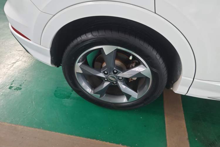 Used Audi Q3 2019 40 TFSI Fashion Dynamic Model