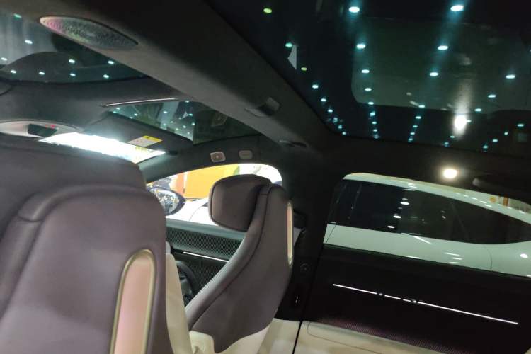 Used  12 2024 700 Three-Laser Rear-Wheel Drive Luxury Edition
