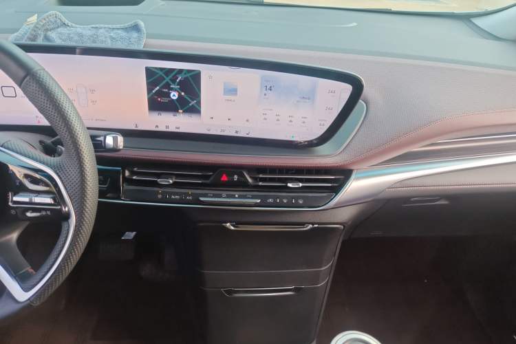 Used Buick Century 2025 2.0T Six-Seater YinShi Edition
