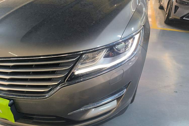 Used Lincoln MKC 2017 2.0T Two-Wheel Drive Deluxe Edition