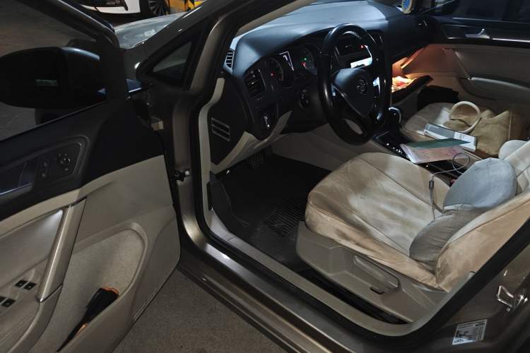 Used Volkswagen Golf 2015 1.4TSI Automatic Comfort Model
