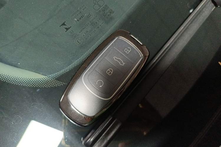 Used Chery Tiggo 9 2023 2.0T Dual-Clutch Two-Wheel Drive Luxury Edition 5 Seats
