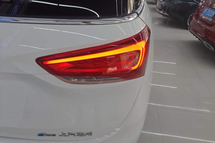 Used Buick GL6 2021 323T Mild Hybrid Connect Prestige Model
