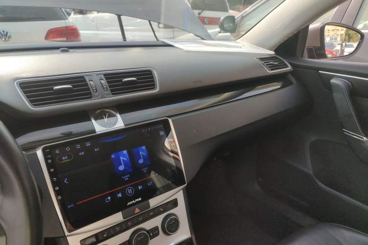 Used Volkswagen Magotan 2013 1.8TSI Luxury Model
