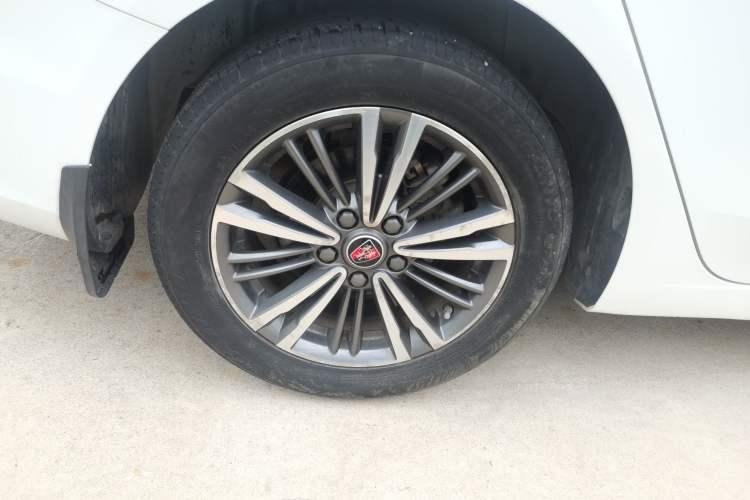 Used Roewe i5 2019 1.5L Automatic 4G Connected Langhao Edition
