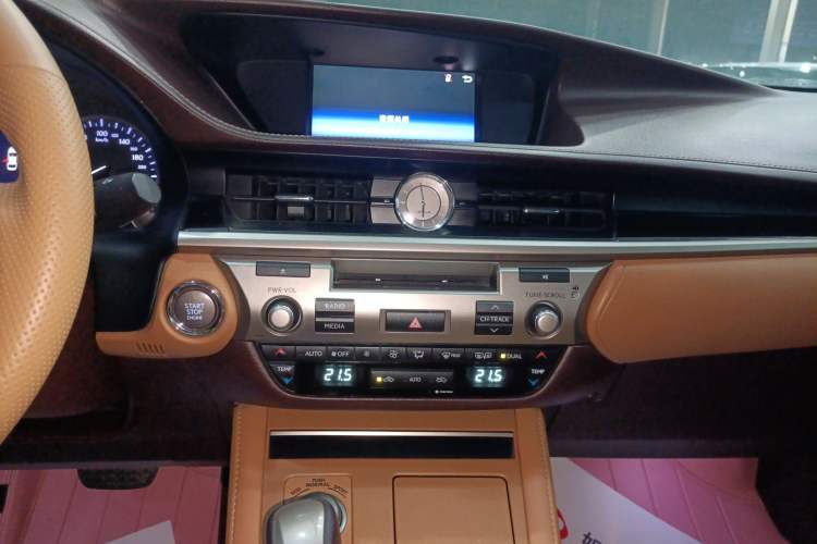 Used Lexus ES 2016 200 Midnight Special Limited Edition
