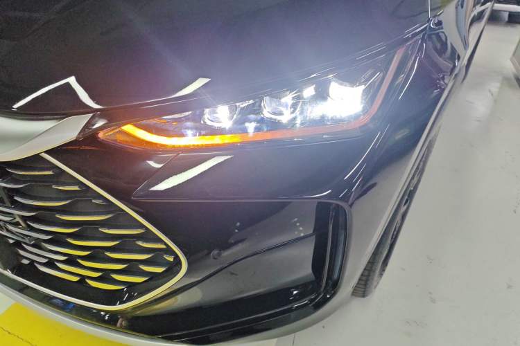 Used BYD Tang New Energy 2024 DM-p Glory Edition 215KM All-Wheel-Drive Premium Model
