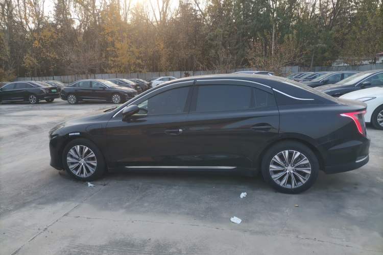 Used Hongqi E-QM5 2022 431 km Charge & Enjoy Edition
