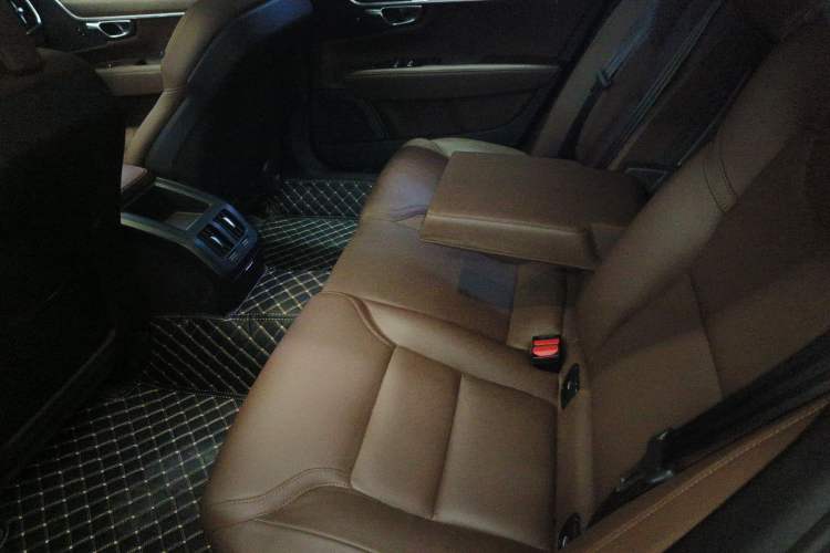 Used Volvo S90 2024 B5 Zhiyi Luxury Edition
