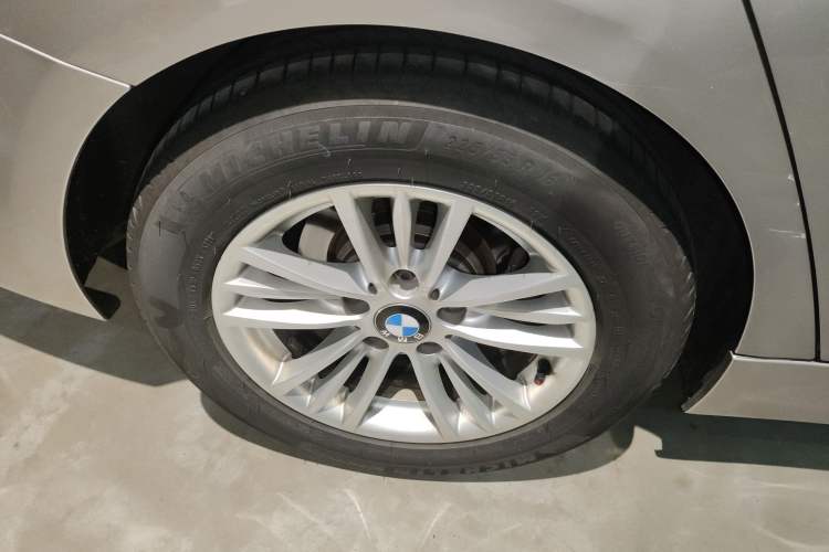 Used BMW 3 Series 2015 320Li Luxury Edition Fashion Model
