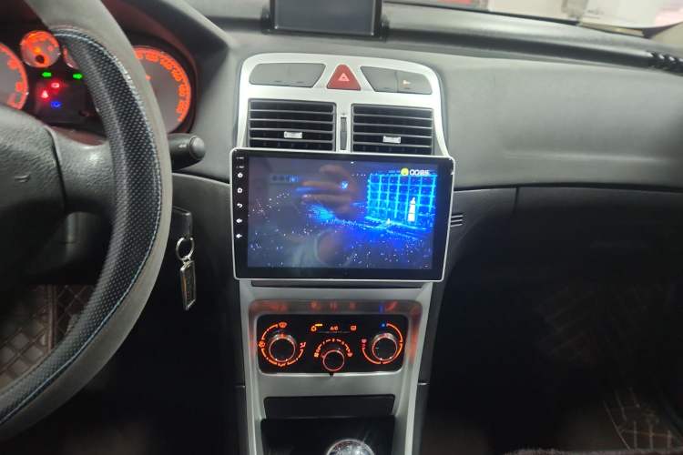 Used Peugeot 307 2013 Hatchback 1.6L Manual Comfort Edition
