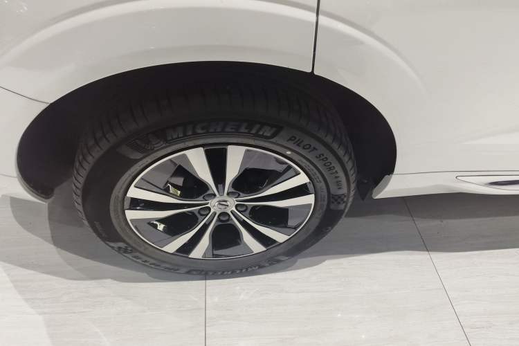 Used Volvo XC60 2023 B5 4x4 Smart Luxury Edition