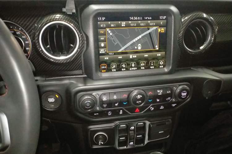 Used  Gladiator 2022 3.6L Pioneer Edition
