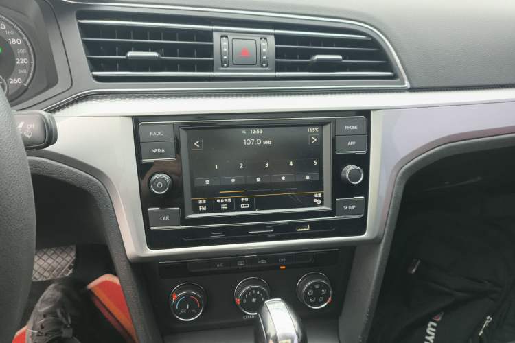 Used Volkswagen Lamando 2019 230TSI DSG Fashion Edition China V Standard
