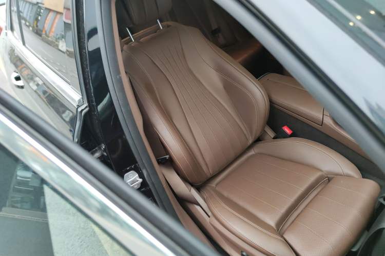 Used Mercedes-Benz E-Class 2023 Facelift E 260 L