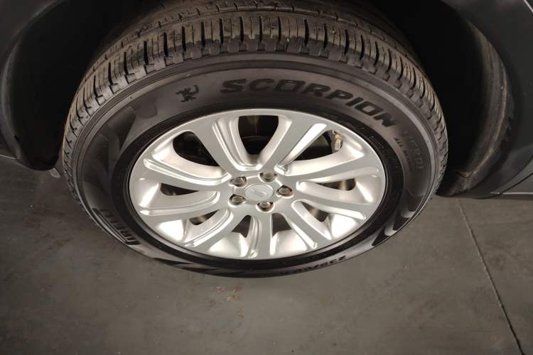 Used Land Rover Discovery Sport 2018 240 PS SE Version
