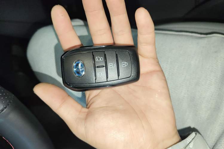 Used Toyota Granvia 2023 2.5L Hybrid Comfort Edition
