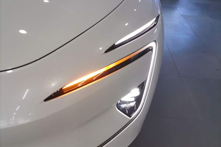 Used  12 2025 Ultra Extended-Range Edition
