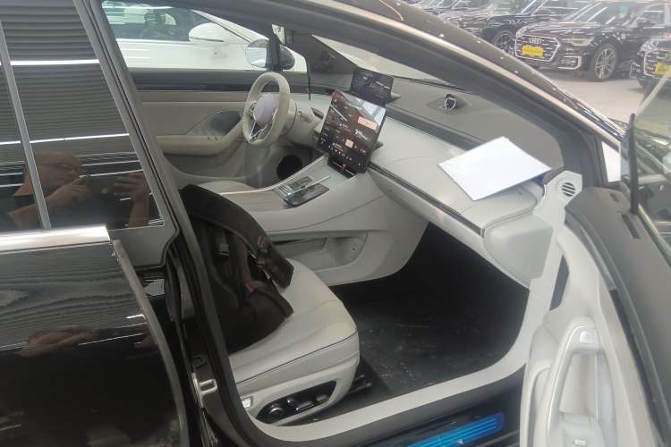 Used Hima Luxeed S7 2024 Pro Model
