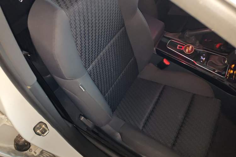 Used Peugeot 508 2013 2.0L 2nd Anniversary Edition with Automatic Sunroof – Classic Version