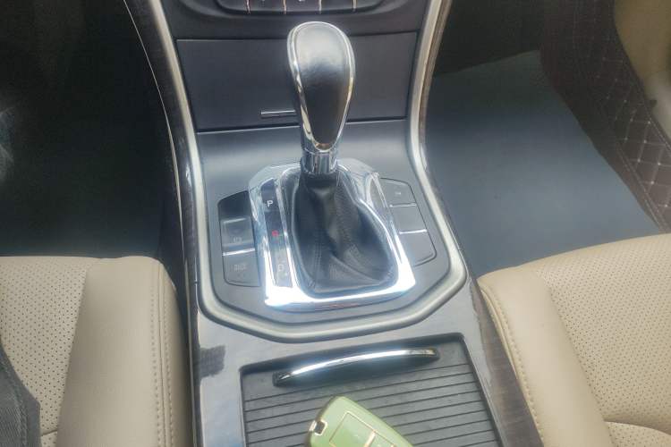 Used Changan Raeton 2013 1.8T Automatic Prestige Model China IV Standard
