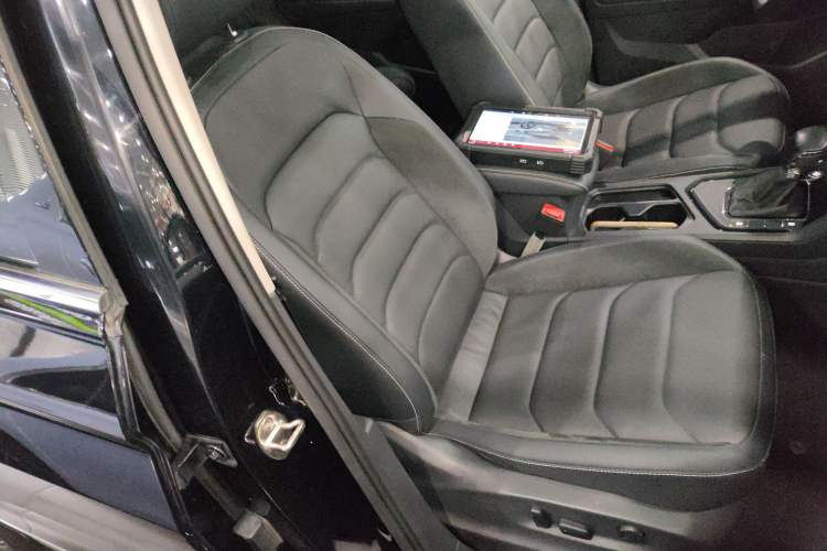 Used Volkswagen Tiguan L 2019 Updated Version 330TSI Automatic Two-Wheel Drive Panoramic Comfort Edition China VI Standard
