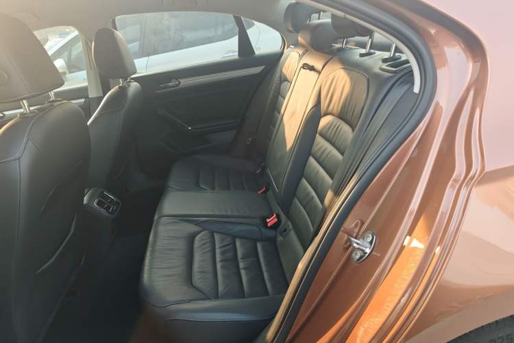 Used Volkswagen Lamando 2015 330TSI DSG Comfort Edition
