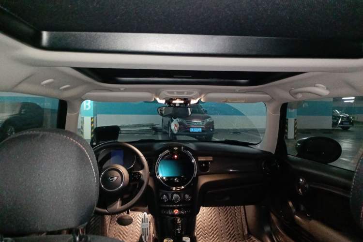 Used  MINI 2023 1.5T ONE
