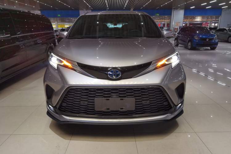 Used Toyota Granvia 2022 2.5L Hybrid Prestige Edition