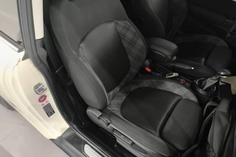 Used  MINI 2016 1.5T COOPER
