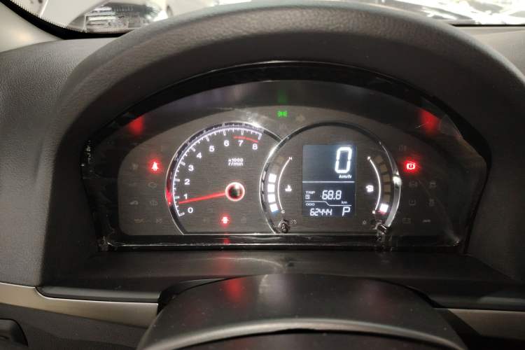 Used Roewe 350 2015 1.5L Automatic Luxury Sunroof Edition
