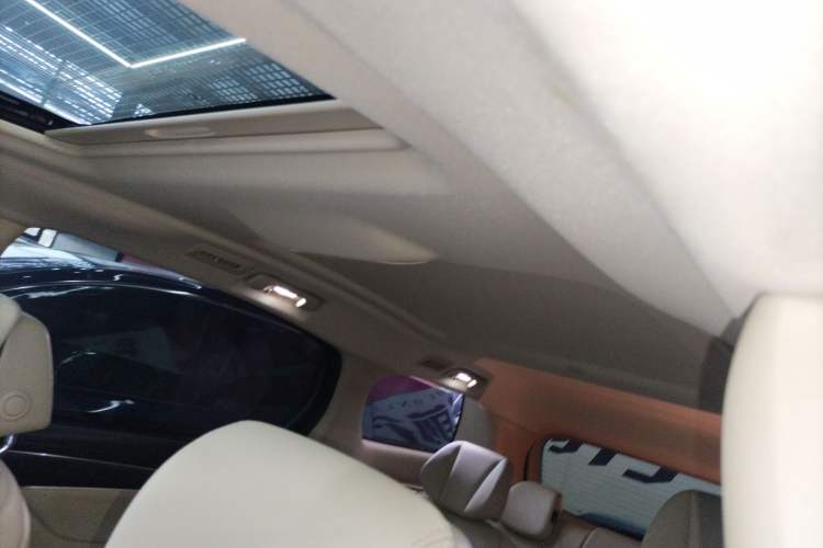 Used Buick GL8 2022 ES Landtrek 653T Luxury Edition