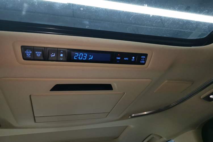 Used Toyota Alphard 2018 Revised Version 3.5L Premium Edition
