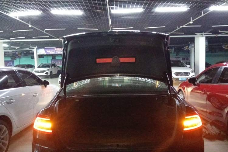 Used Volkswagen Magotan 2017 330TSI DSG Leading Model
