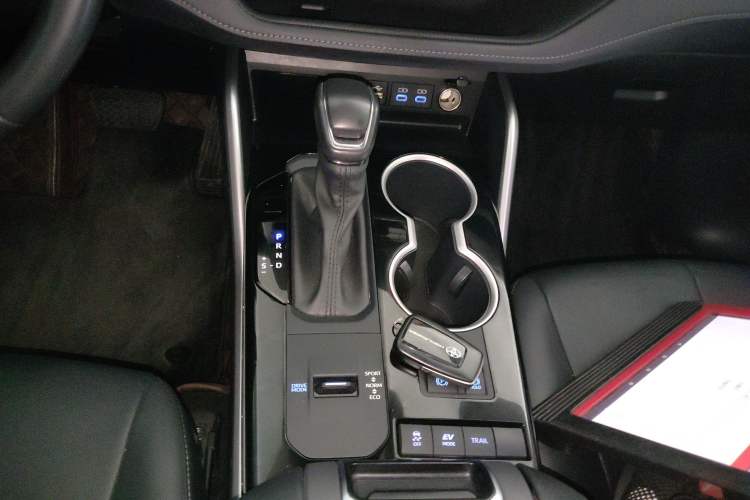 Used Toyota Highlander 2022 Dual-Engine 2.5L Four-Wheel Drive Prestige Version 7 Seats
