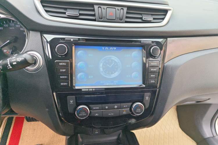 Used Nissan X-Trail 2015 2.0L CVT Comfort MAX Edition 2WD
