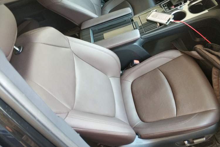 Used Toyota Granvia 2023 2.5L Hybrid Flagship VIP Edition
