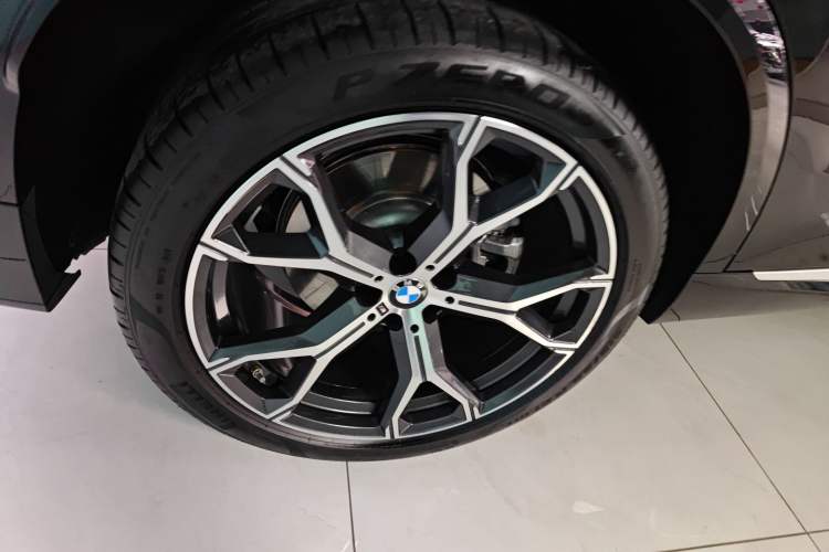 Used BMW X5 2023 xDrive 30Li Luxury M Sport Package