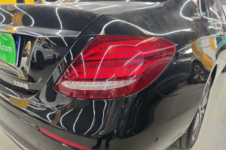 Used Mercedes-Benz E-Class 2019 E 260 L
