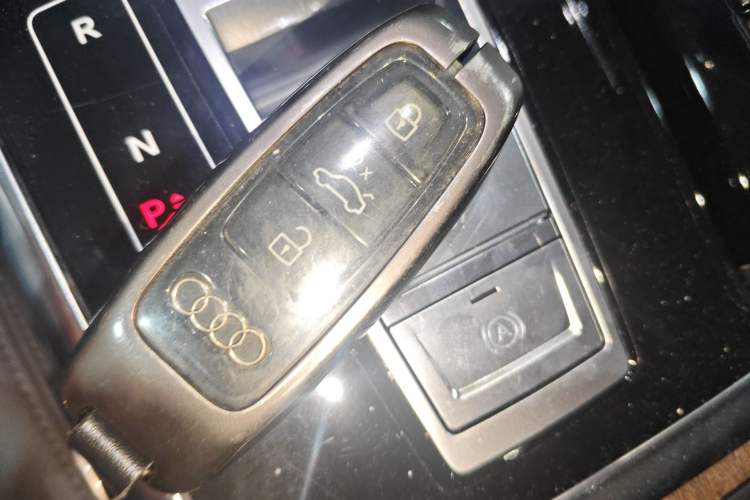 Used Audi Q7 2020 55 TFSI quattro S line sports model
