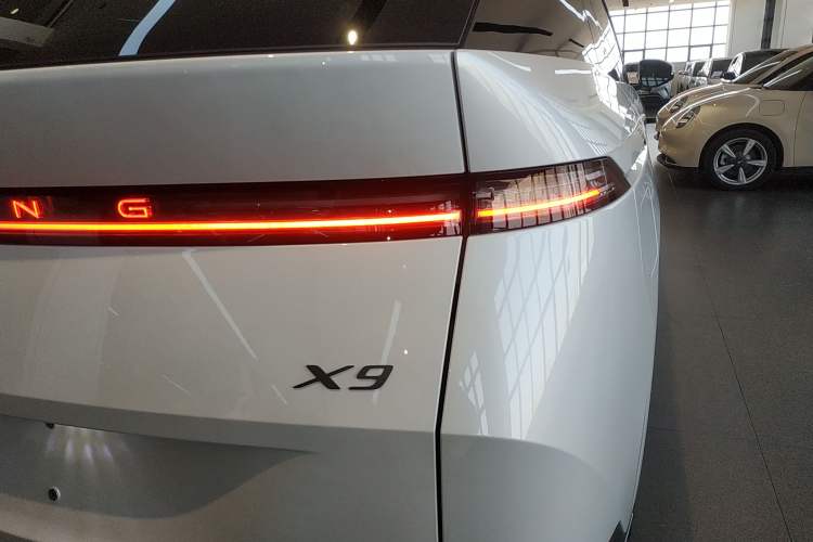 Used XPeng X9 2025 650 Long-Range Max