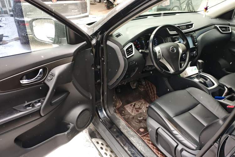 Used Nissan X-Trail 2015 2.0L CVT Comfort MAX Edition 2WD
