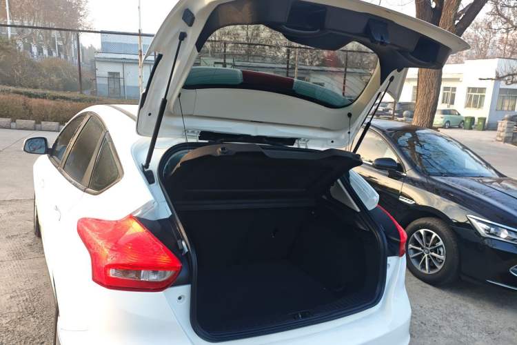 Used Ford Focus 2018 Hatchback Classic 1.6L Automatic Comfort Plus SmartDrive Edition