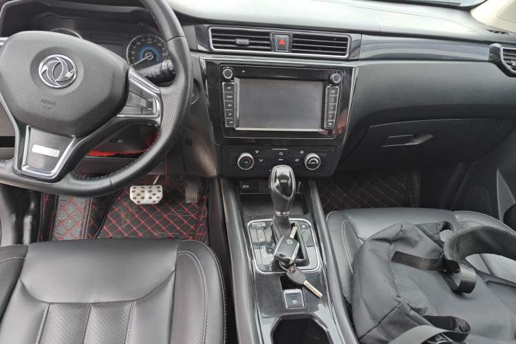 Used Dongfeng Fengon 580 2017 1.5T CVT Smart Connectivity Model
