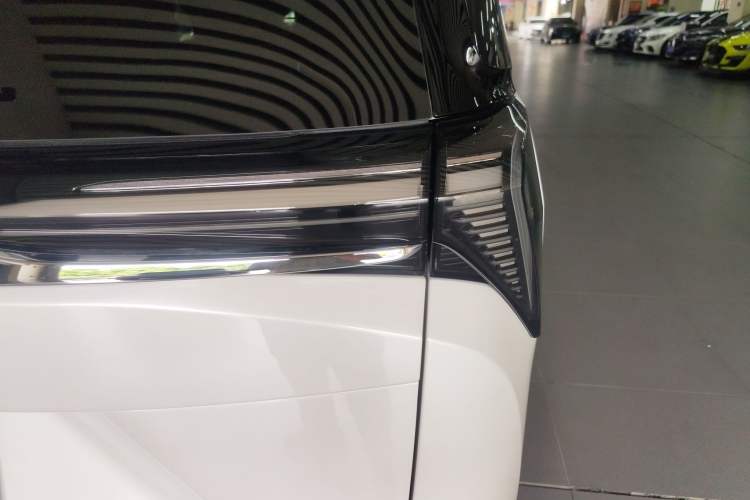 Used Buick GL8 New Energy 2024 Lu Zun Deluxe Edition 7-Seater
