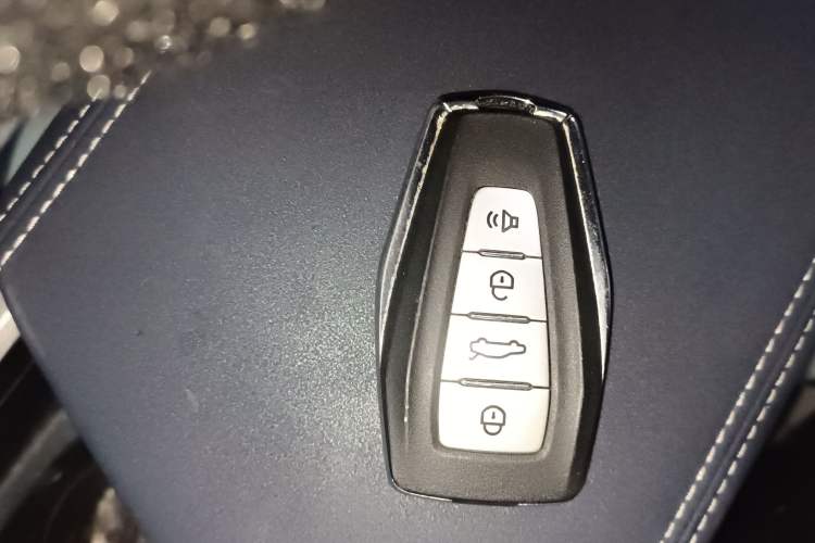 Used Geely Auto Emgrand 2022 4th Generation 1.5L CVT Flagship Model
