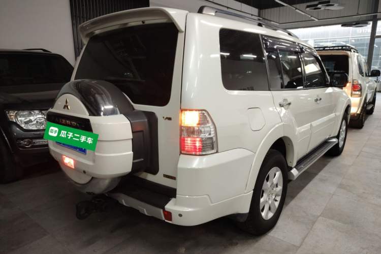 Used Mitsubishi Pajero 2014 3.0L Elite Upgrade Edition
