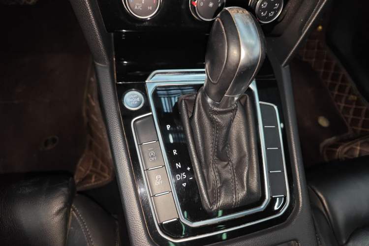 Used Volkswagen Magotan 2017 330TSI DSG Leading Model
