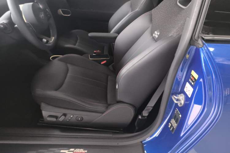 Used  Electric MINI COOPER 2024 452km COOPER SE Racing Driver
